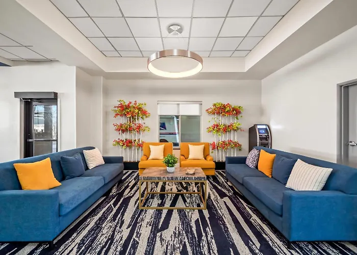 Comfort Inn & Suites Plainville-Foxboro