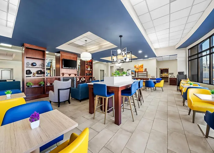 Comfort Inn & Suites Plainville-Foxboro